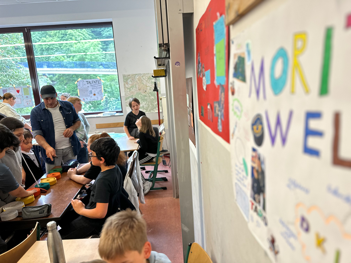 Interaktiver Förderunterricht mit jungen Schülern