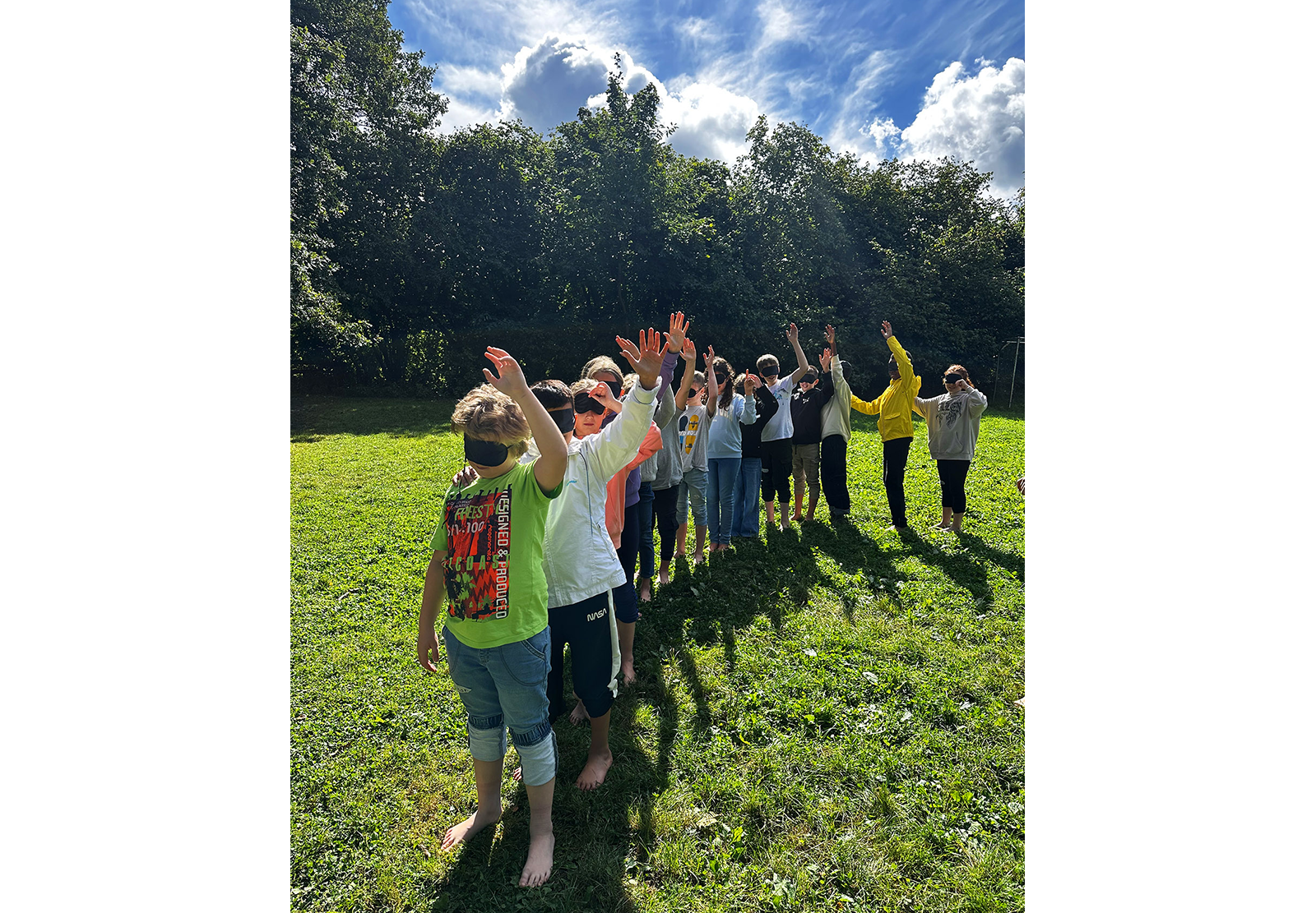 Gruppenaktivität im Grünen