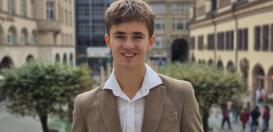 Vom 23. bis 27. September 2025 nahm Maxim Akinschin an der Bundesrunde von „Chemie – die stimmt!“ in Leipzig teil.