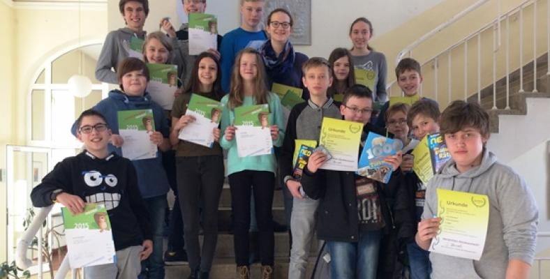 Die glücklichen Preisträger des BIBER- und HEUREKA-Wettbewerbs am Fichte-Gymnasium