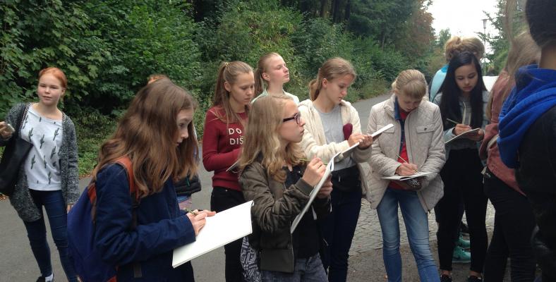 Schülerinnen des Fichte-Gymnasiums und ihre Austauschschüler