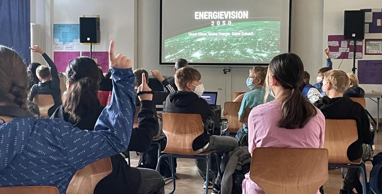 In der Aula des Fichte-Gymnasiums stand die Energieversorgung der Zukunft für Klassen 5 und 6 auf der Tagesordnung.