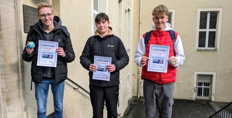Das Foto zeigt (v.l.n.r.) Joshua Mintert (EF), Jonas Korte (9c) und Leon Scheuermann (ebenfalls 9c).