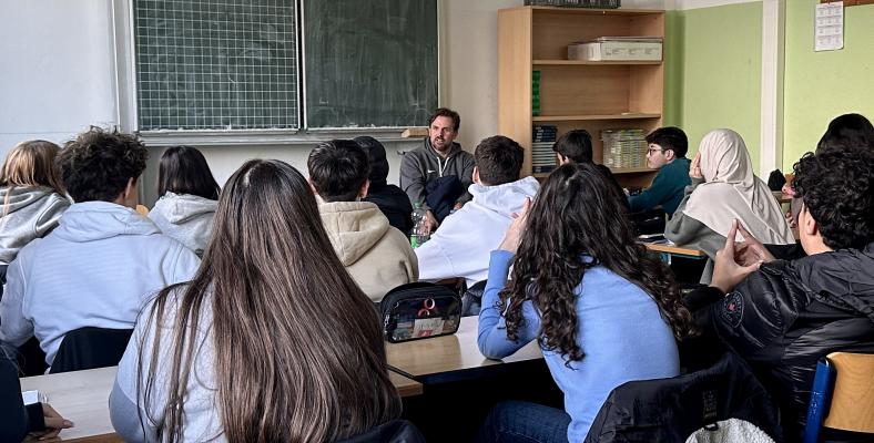 Am 20. November besuchte Mike Fiebig von der Westfalenpost den Deutschunterricht der Klasse 8a.