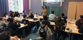 Am Mittwoch, den 29. Oktober 2025, hatte unsere Klasse die besondere Gelegenheit, die erst 26-jährige Autorin Anna Dimitrova am Fichte-Gymnasium Hagen zu begrüßen.